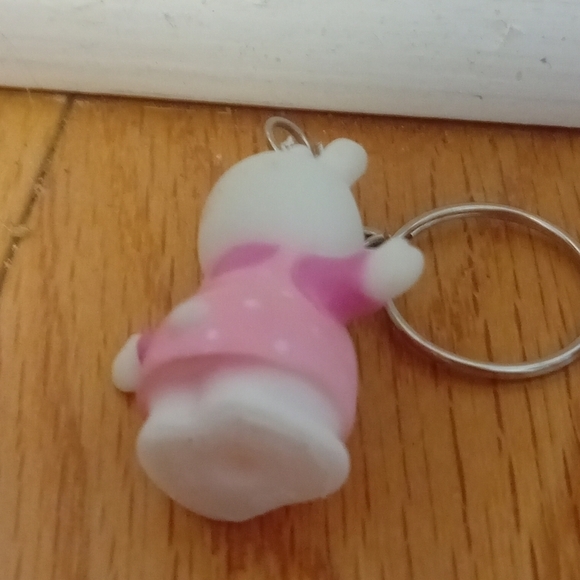 Vintage 80s Gao Fenjun White Bear W/ Pink Dress & Bow Keychain Squishy 1.75" - Picture 6 of 6